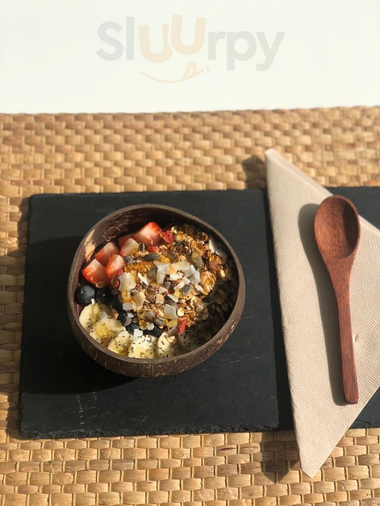 Fruit and granola bowl served at Maresia