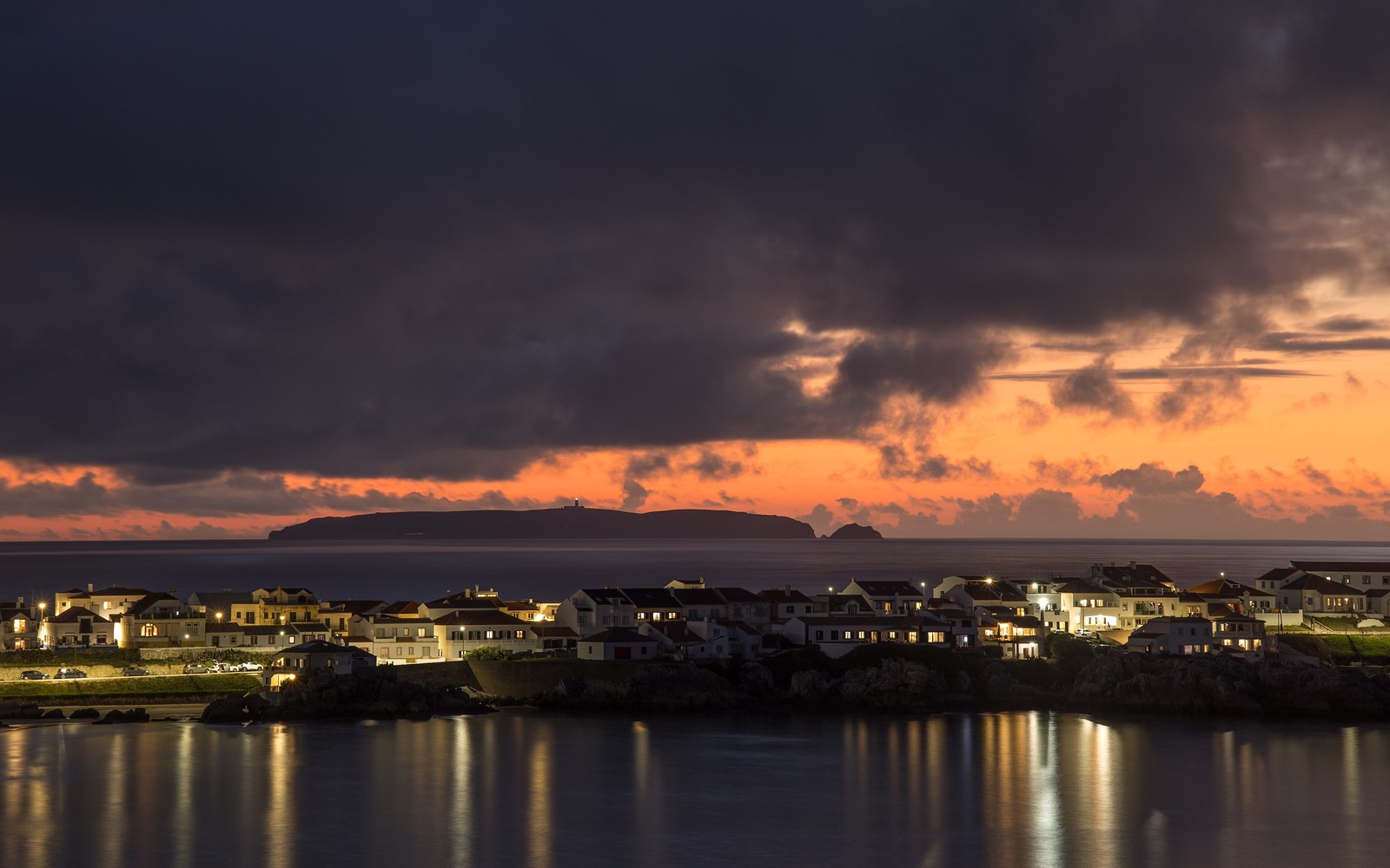 Nightfall and sunset over Ferrel near Baleal