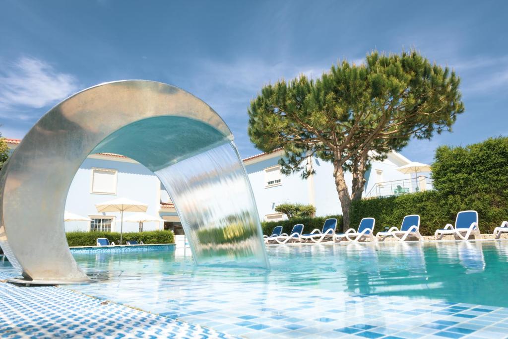 Outdoor swimming pool at Hotel Neptuno