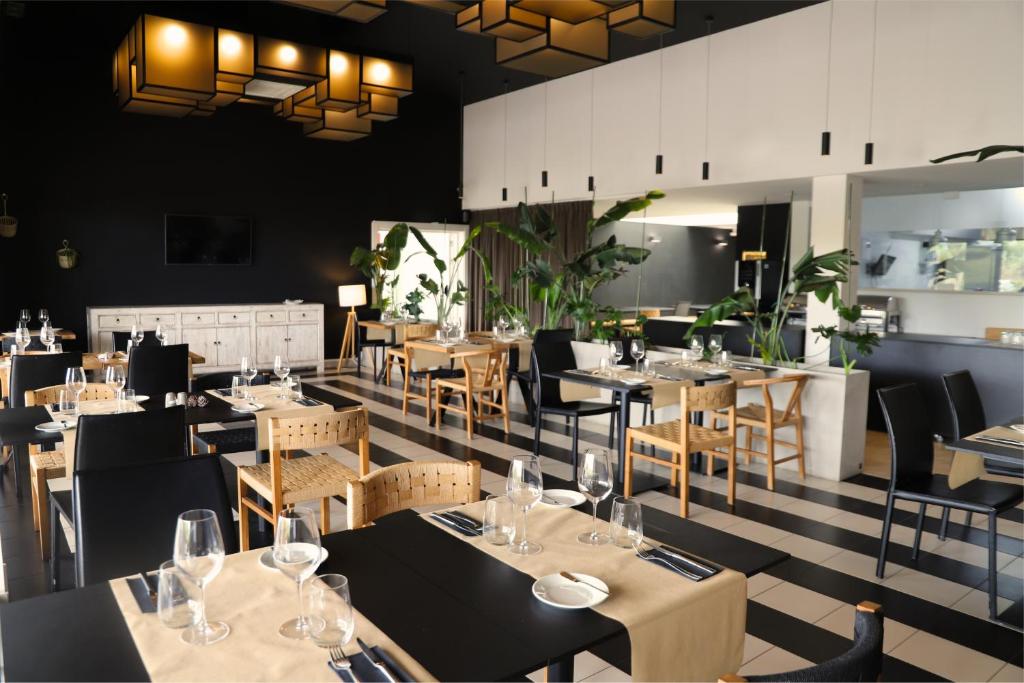 Restaurant at RIDE Surf Resort and Spa