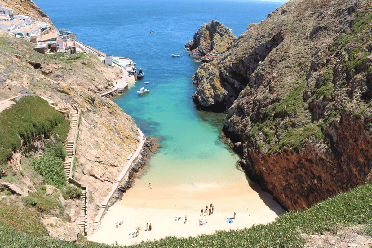 Boat excursion beside the granite cliffs of Berlenga Grande