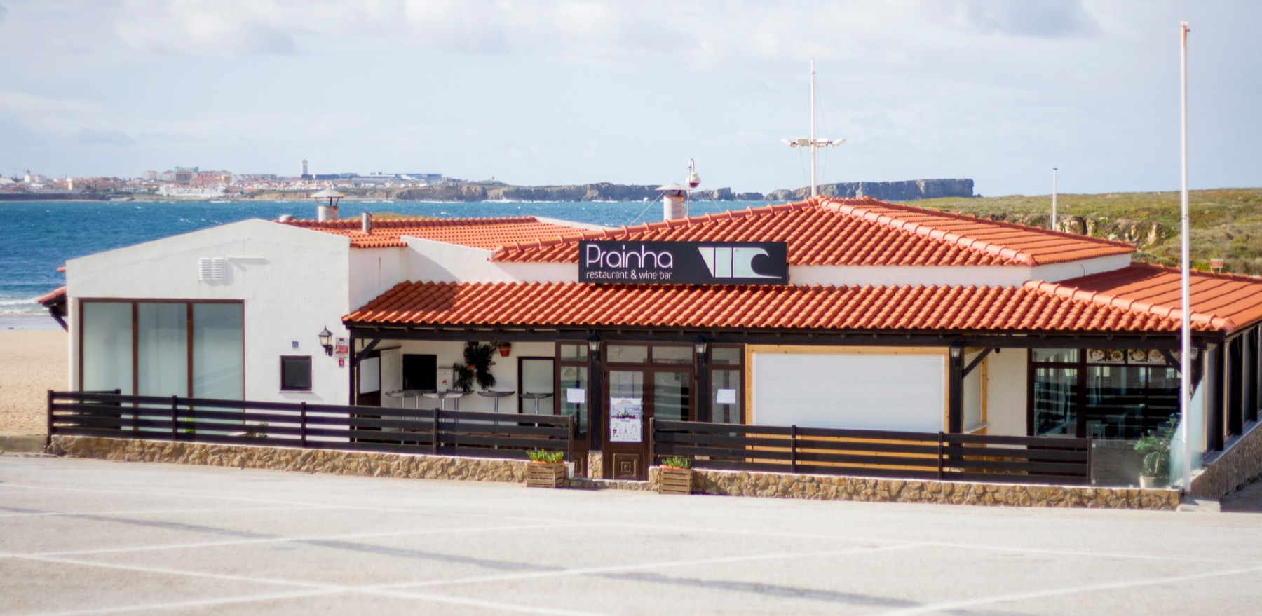Fresh food and drinks at a coastal restaurant