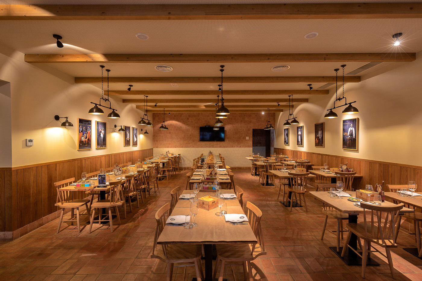 Dining room at Tasca do Joel in Peniche
